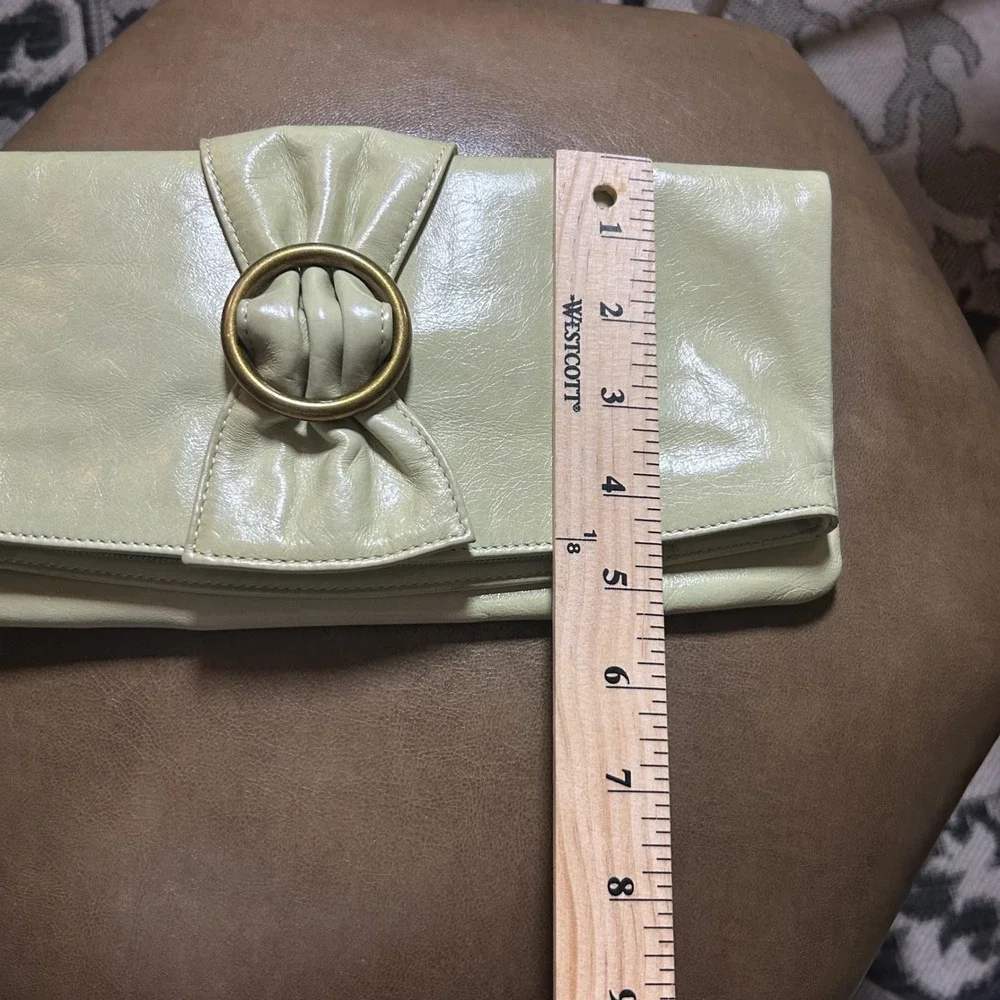 HOBO‎ INTERNATIONAL Green Leather Envelope Clutch Bag Gold Ring